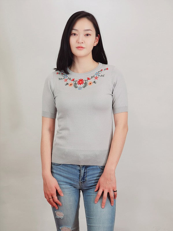 Mak Daisy Flower Embroidered Knit Pullover Sweater