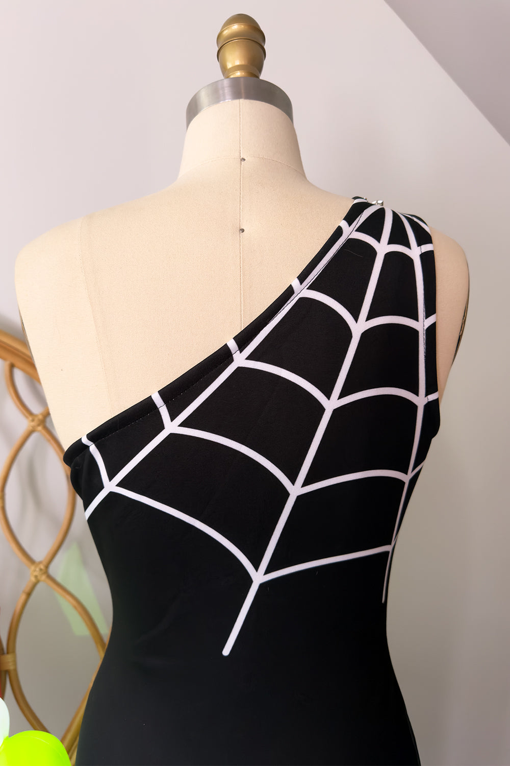 Kiss of the Spider Woman - One Shoulder Pencil Dress