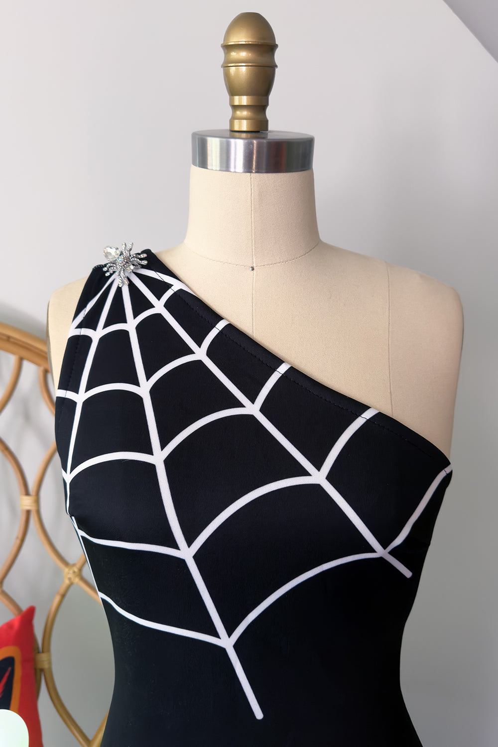 Kiss of the Spider Woman - One Shoulder Pencil Dress